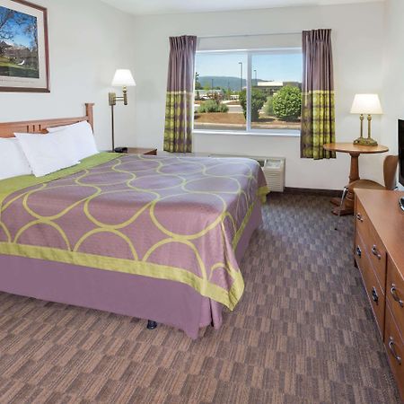 Super 8 By Wyndham Central Pt Medford Central Point Eksteriør billede