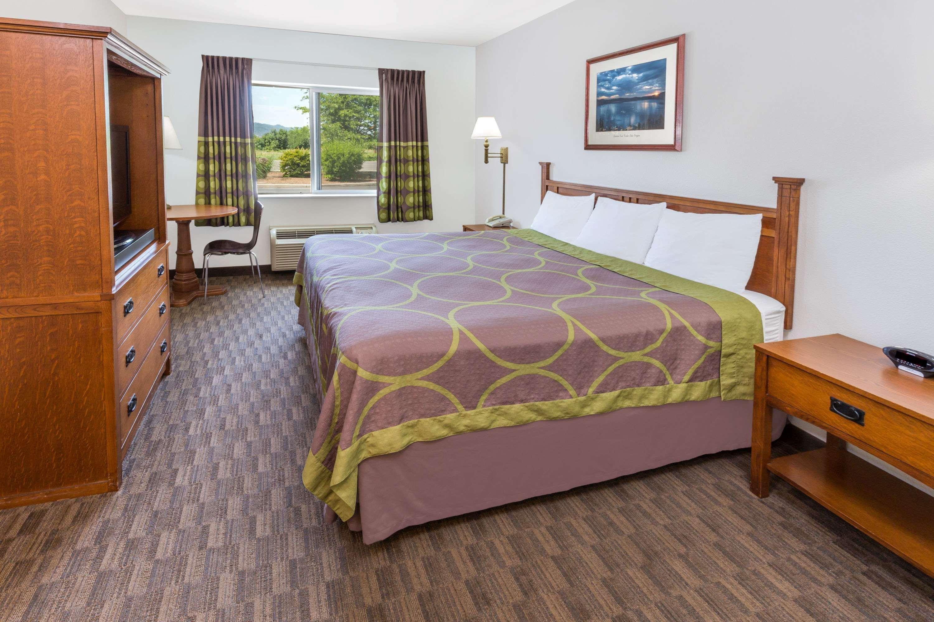 Super 8 By Wyndham Central Pt Medford Central Point Eksteriør billede
